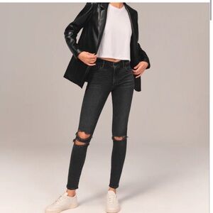 Abercrombie and Fitch Women's
Mid Rise Super Skinny Ankle Jean BLACK RIPPED WASH